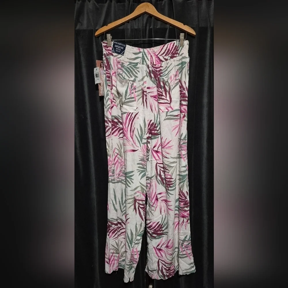 Floral Breeze Women's Wide Leg Pants